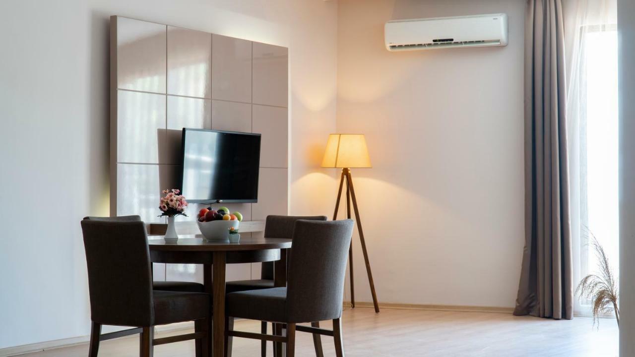 เลดี้ บีช เรสซิเดนซ์ - สำหรับผู้ใหญ่เท่านั้น Aparthotel คูซาดาซี ภายนอก รูปภาพ